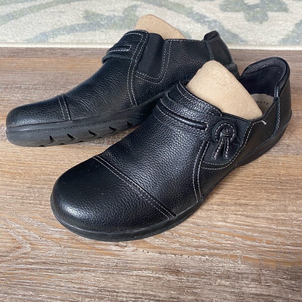 Women’s black Clark’s collection size 8m